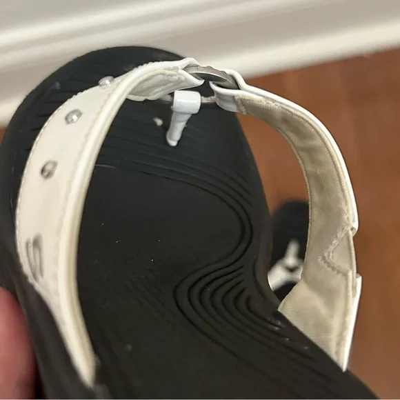 Sketchers Black and White Rhinestones Flip Flop Sandals Size 7.5 - Picture 13 of 16